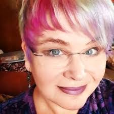 Daisy Connolly's Instagram, Twitter & Facebook