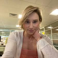 Hi everyone, I'm looking to adopt a kitten. I've been joining a few groups  here and there but there are so many scammers and people from the US who  want to "ship"