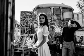 Damit eine hochzeit in münchen, egal welcher stadtteil, ein echter bajuwarischer traumtag für die münchen hat jede menge gemütlicher locations für hochzeitsfeiern und andere feierlichkeiten zu. Hochzeit In Munchen Petra Fritzi Hennemann