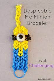 Sie möchten damit ihre stifte aufpeppen, dann zeigen wir ihnen hier eine anleitung wie sie schnell ihren eigenen loom minion fertigen können. Despicable Me Minion Rainbow Loom Bracelet Loomlove Com Rainbow Loom Tutorials Rainbow Loom Creations Rainbow Loom Designs