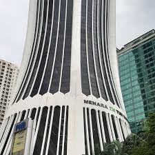 Lembaga tabung haji (th) membuat dua laporan polis membabitkan bekas pengerusi datuk seri abdul azeez abdul rahim, bekas ketua pegawai eksekutif, tan sri ismee ismail dan datuk seri johan abdullah. Bangunan Tabung Haji 53 Tips From 9147 Visitors