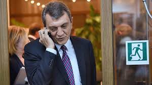 После школы он избрал карьеру военного моряка. Sergej Menyajlo Vsmatrivaetsya V Temnotu Gazeta Kommersant 73 6553 Ot 24 04 2019
