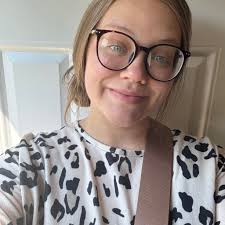 What are some inexpensive food options for a baby shower?