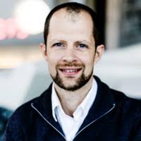 90+ perfiles de «Daniel Neubauer»