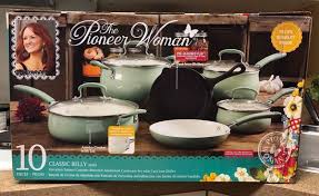 Don't miss these great sales on the pioneer woman cookware sets. The Pioneer Woman 10 Piece Classic Belly Mint Cookware Set With Cast Iron Skillet For Sale In Sacramento Ca Offerup