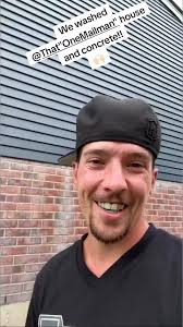 @That "One Mailman" had use put to wash his house and concrete. he had  paint Oxidation from the old siding