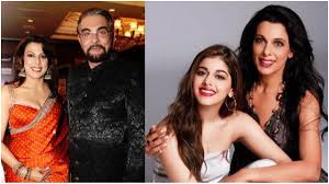 Kabir bedi is a 74 year old indian actor. Alaya F S Debut Act Makes Grandpa Kabir Bedi Proud Celebrities News India Tv
