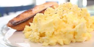 French Style Scrambled Eggs Recipe In 2020 Food Recipes Cooking Recipes Food Network Recipes