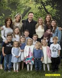 14 Kids and 4 Women The Complicated Family Life of Elon Musk