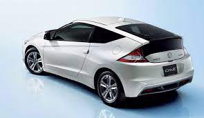 Kereta hybrid pertama yang berani mengharungi malaysia adalah honda civic hybrid di mana ia tidak lagi dijual dan kemudian toyota prius yang terkenal di amerika telah mengubah penilaian orang. Kereta Hybrid Memang Jimat Petrol Tapi