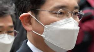 경제계·종교계에서 이재용 삼성전자 부회장 사면이 필요하다는 주장이 나오는 가운데, 국민 세 명 중 두 명이 이 부회장 사면에 찬성한다는 여론. êµ­ë¯¼ 10ëª… ì¤' 6ëª… ì´ìž¬ìš© ì‚¬ë©´ ì°¬ì„± ì „ìžì‹ ë¬¸