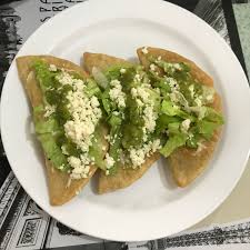 Picar la cebolla y el tomate. Empanadas O Quesadillas Fritas De Carne Molida Cocina Con Neli