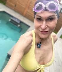 Is the pool-water wet !!! 😂