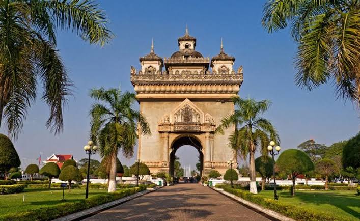 ผลการค้นหารูปภาพสำหรับ ประตูชัย"