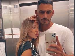 Born ester expósito on 26th january, 2000 in madrid, spain, she is famous for when the primeras imágenes de ester expósito y alejandro speitzer juntos en españa. 4brcnrjazp1rlm