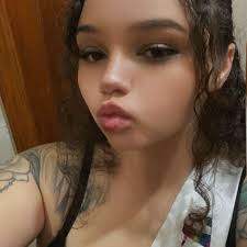 I went to the beach last night to watch the sunset and I wanted to get some  clams to munch