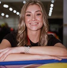 Donna Halligan's Instagram, Twitter & Facebook