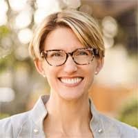 Stephanie Mount's Instagram, Twitter & Facebook