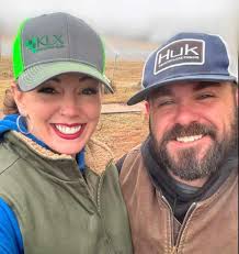 If anyone needs yard work done or your house cleaned before winter hits let  me know.😜