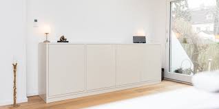Ich stelle gerade meine wohnung möbeltechnisch auf den kopf und habe mir im wohnzimmer ein sideboard in den kopf gesetzt mit integriertem tv lift. Tv Lift Bequem Online Selbst Bei Pickawood Gestalten