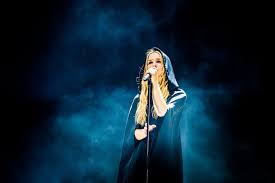 De drie presentatoren van het eurovisie songfestival 2020 zijn bekendgemaakt: Hooverphonic Voor Belgie Naar Het Eurovisiesongfestival 2020