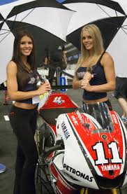 Umbrella Girls With Ben Spies 11 Factory Yamaha Motogp Bike Motorcycleshows Paddock Girls Umbrella Girl Pit Girls