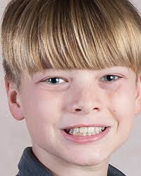 How to shoot sharp photos in low light?