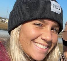 Today we will be highlighting two of our amazing ambassadors! Shane Kearney  and Victoria Reed! Shane is a junior who is studying marketing and  psychology. He plays tennis and ultimate frisbee and