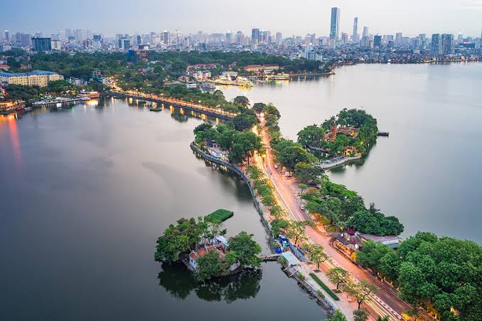 West Lake in Hanoi: Overview, History, Things to Do & Travel Guide