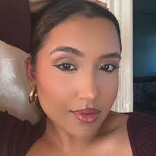 Kara Raines's Instagram, Twitter & Facebook