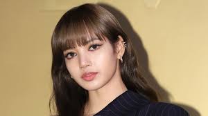 Blackpink's Lisa picked up Korean due to her gruelling training, but can  you guess how she became so fluent in English? Find out