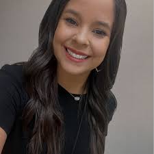 Leigh Sanchez's Instagram, Twitter & Facebook