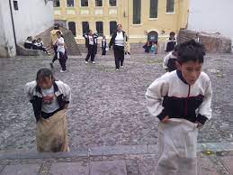 Hay tradiciones de fiestas de quito que se han dejado de lado o se han modificado. Elsapodeagua Centro Cultural San Sebastian Pagina 5