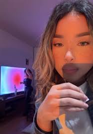 Oblea, maquillaje y polémica: la esencia de Briggitte Bozzo