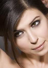 Do you think lucie is a good singer? Lucie Bernardoni Premiere Fr