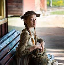 In the late 1890s, anne is mistakenly sent to live with marilla and matthew cuthbert. How Netflix S Anne With An E Found Its Anne Shirley