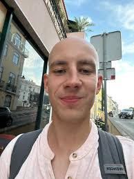 Hi everyone! 👋 Just wanted to take a moment to introduce myself— My name  is Franklin, I'm excited to be part of this amazing group! A few things  about me: 📍 Based