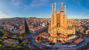 Secondo il telegraph , a barcellona ci sono 75mila posti letto in strutture alberghiere e altri 50mila in proprietà di privati autorizzate per l'affitto ai turisti, prenotabili su siti web come airbnb. Vacanza Da Incubo In Spagna Per Due Anacapresi Noi A Barcellona Scambiate Per Ladre Inseguite Braccate E Perquisite Chiesto L Intervento Del Consolato Capri News