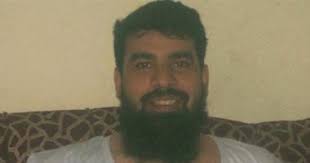 إن القائل هو امرأة العزيز ، فأجابها يوسف بهذا الجواب. Ø£Ø¨Ø§Ø·Ø±Ø© Ø§Ù„Ø¥Ø±Ù‡Ø§Ø¨ ØªØ¹Ø±Ù Ø¹Ù„Ù‰ Ø§Ù„Ø¥Ø±Ù‡Ø§Ø¨Ù‰ Ø¹Ù…Ø± Ø±ÙØ§Ø¹Ù‰ Ø³Ø±ÙˆØ± Ø¨Ø¹Ø¯ Ø¸Ù‡ÙˆØ±Ù‡ Ø¨Ù…Ø³Ù„Ø³Ù„ Ø§Ù„Ø§Ø®ØªÙŠØ§Ø± Ø§Ù„ÙŠÙˆÙ… Ø§Ù„Ø³Ø§Ø¨Ø¹