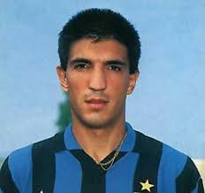 A quell'Inter costruita con passione, mancava qualcosa in mezzo al campo,  perchè Liam Brady non sempre riusciva a supportare l'attacco. E al momento  giusto arrivò lui, dal vivaio , guarda caso. Con