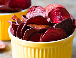 La Meilleure Recette De Chips De Betteraves Cuites Au Four Super Facile Recipe Food Chips Recipe Beet Chips Recipe