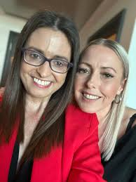 Penblwydd hapus i un o ffrindia gora fi ❤️ enjoia diwrnod chdi tin haeddu  cael dy sboilio love you ❤️