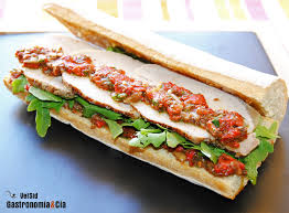 The most common fillings for bocadillos include meat, cheese, tuna, omelets, jamón, or chorizo sausages. 15 Recetas De Bocadillos Saludables Originales Y Deliciosos Para Llevar En El Taper Gastronomia Cia