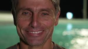 HORS CADRE AVEC NICOLAS HALE-WOODS