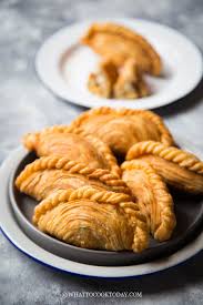 Terdapat beberapa jenis karipap seperti karipap daging, ayam, sardin, ikan (temosa) dan mini. Resepi Karipap Pusar Rangup Untungresepi Forshope Com