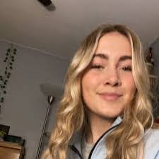 Carla Schlemmer's Instagram, Twitter & Facebook