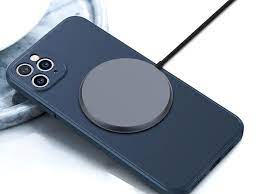 Apple's iphone 12 has a new and quicker method of wireless charging, called magsafe, but the fastest method is still with a wired charger. Apple Iphone 12 Magnetischer Wireless Charger Bereits Gesichtet