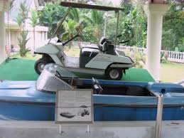 Several km of paths along and around 10 different types of gardens, or 'collections'. Tun Abdul Razak Memorial