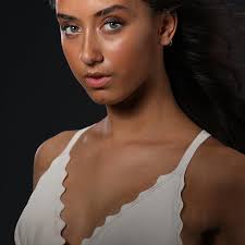 The long or short?? I came across these old pics!! What do you prefer...  the long or short hair? . P. @taciticphotography S. HMU.  @styled_by_nathalie_anne @ Tacitic Photography