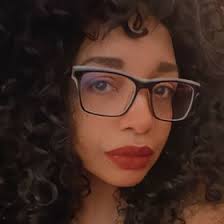 Fatima Hicks (DoinMeNaturally)